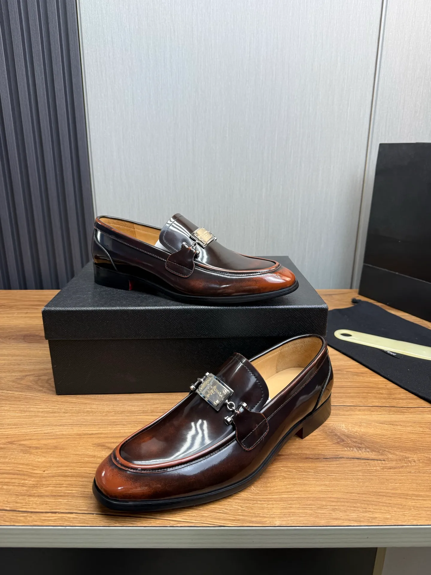 Factory price 520💰 Dolce&G .DG men's loafers👞 Classic and fashionable style, embellished with personalized DG logo. Imported cowhide, open-edge beaded cowhide, cowhide lining, original non-slip and wear-resistant outsole Size: 39-44 (customized at 38.45)